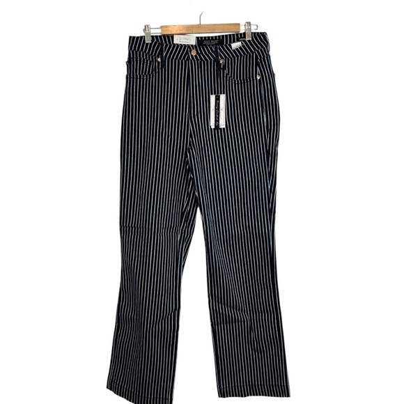 NWT Judy Blue Women’s Black And White Stripped Straight Leg Jean Size 15 - Picture 3 of 12